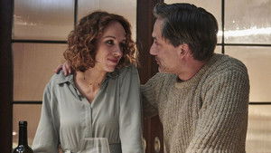 За кулисами (2022)