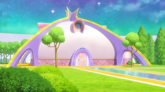 Этот герой неуязвим, но очень осторожен (2019)