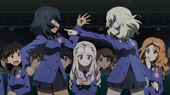 Девушки и танки: Война таяки! (2020)