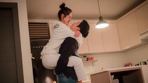 Красивая сестра, которая покупает мне еду (2018)